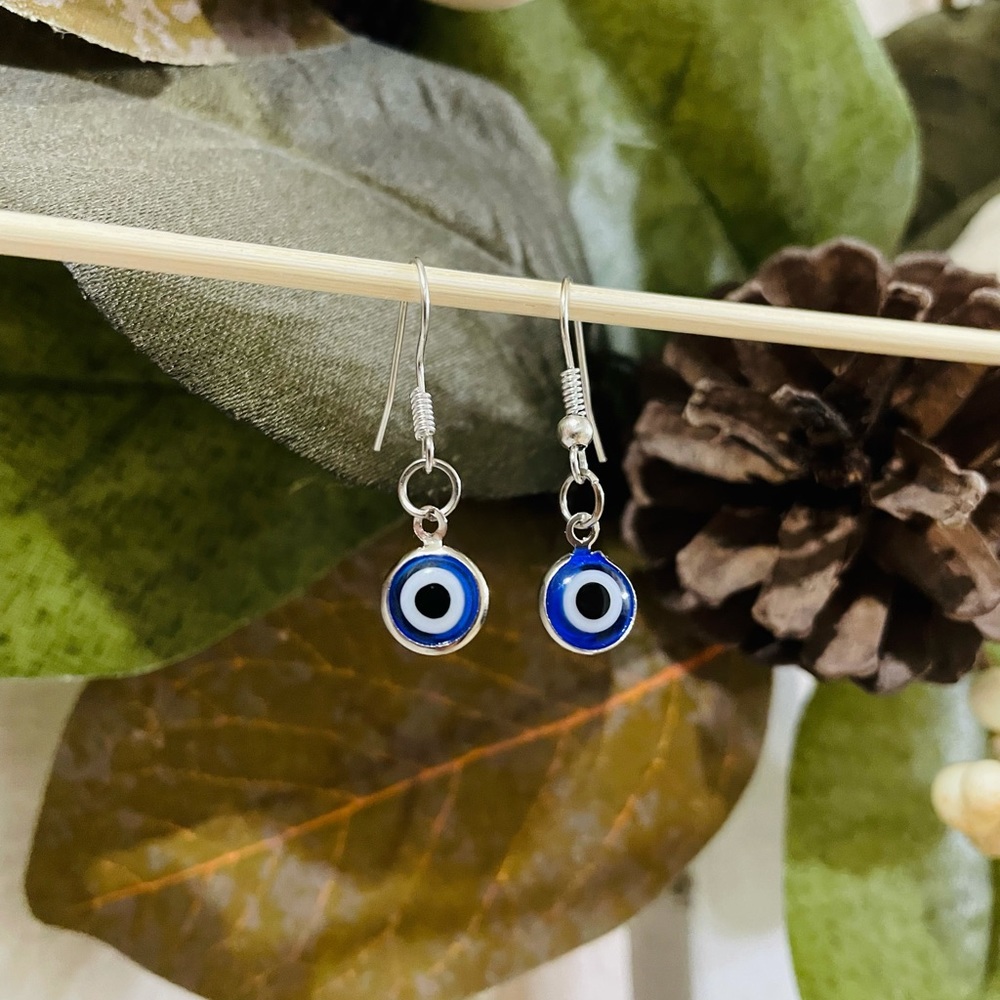 Evil eye earrings 🧿